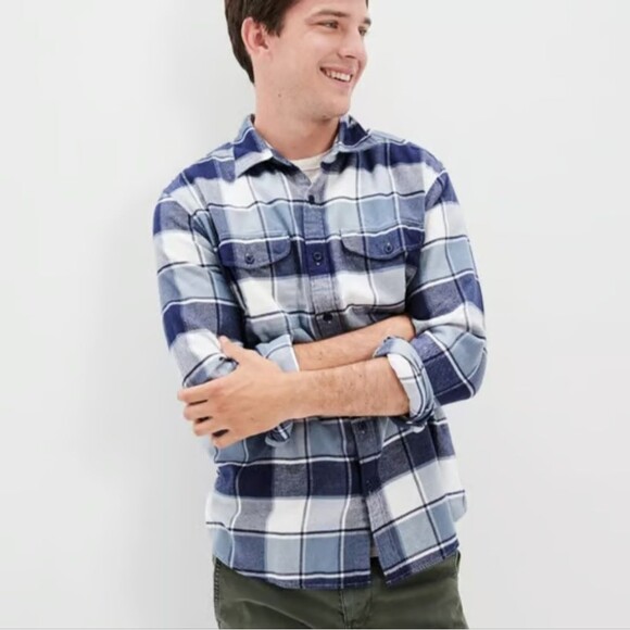 American Eagle men's navy blue & white plaid cotton flannel shirt, button down L - Picture 3 of 10